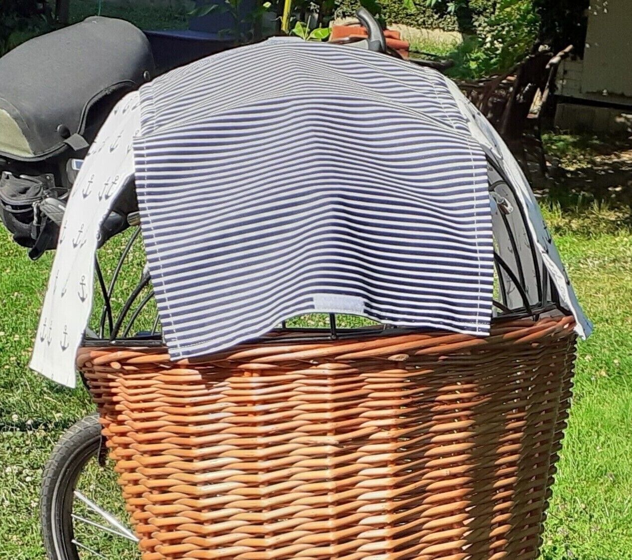 Sonnenschutz für Hundekorb, Fahrradkorb, Hundekorb für Fahrrad hinten.  Anker